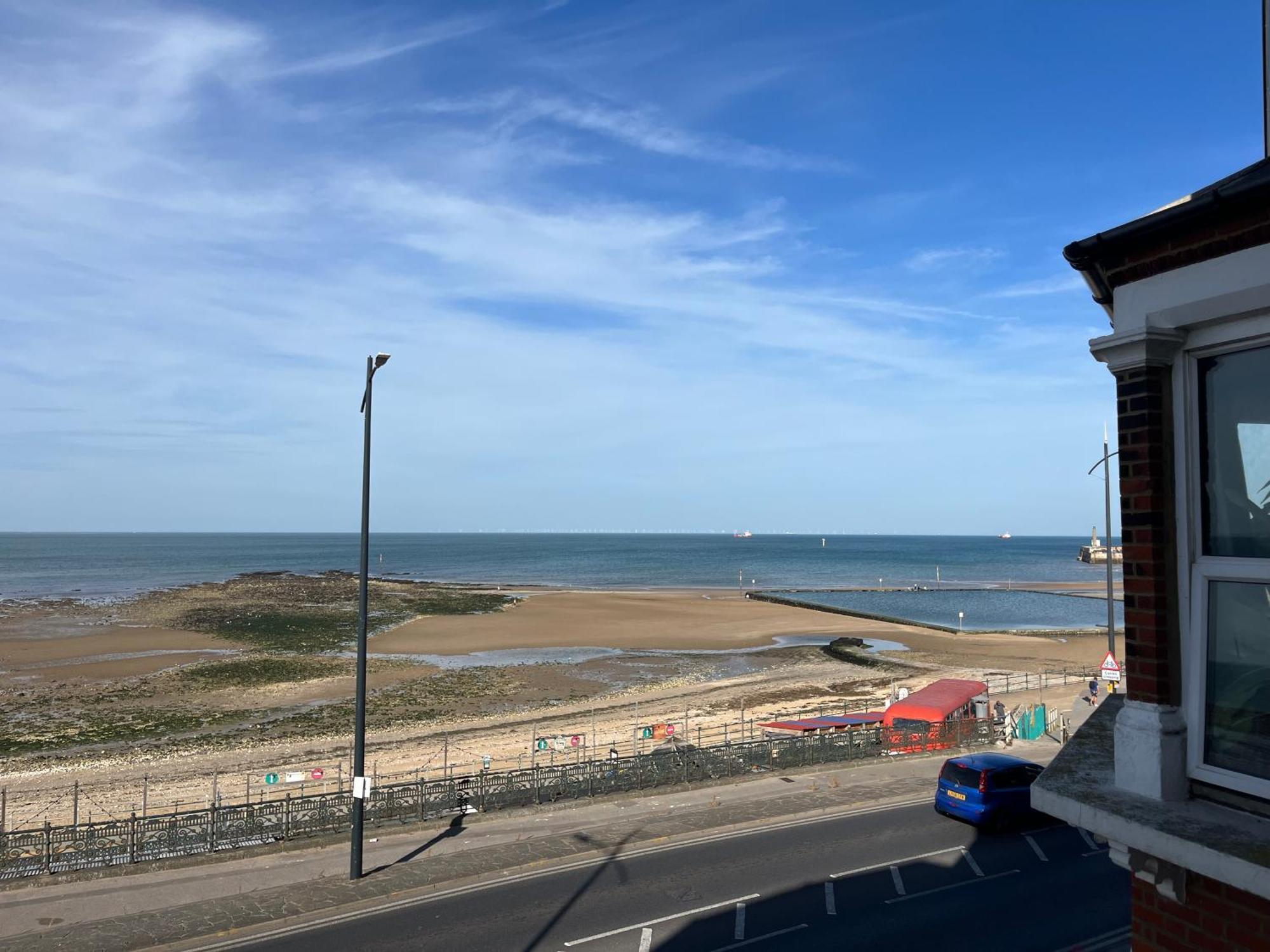 2 Sea View Margate Apartment Exterior photo