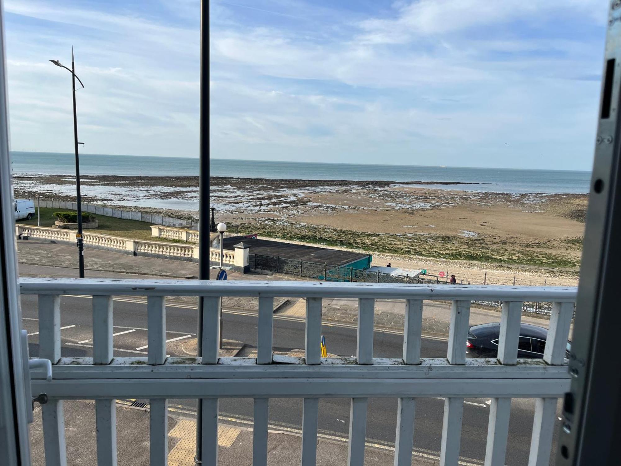 2 Sea View Margate Apartment Exterior photo