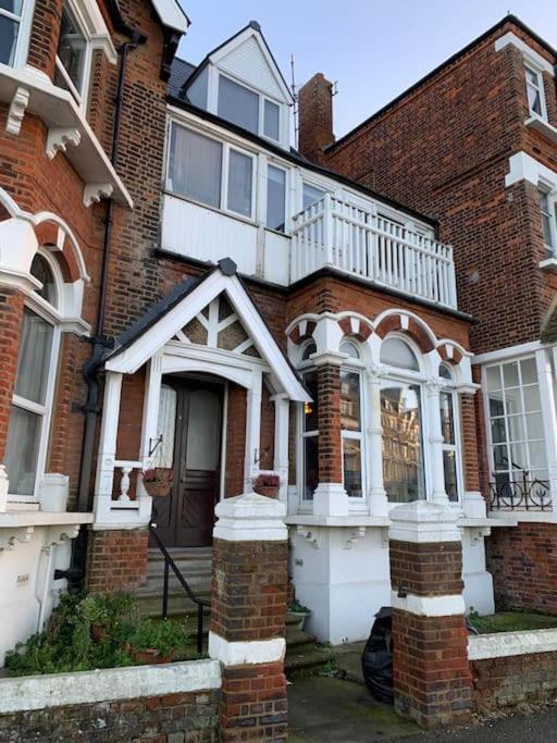 2 Sea View Margate Apartment Exterior photo